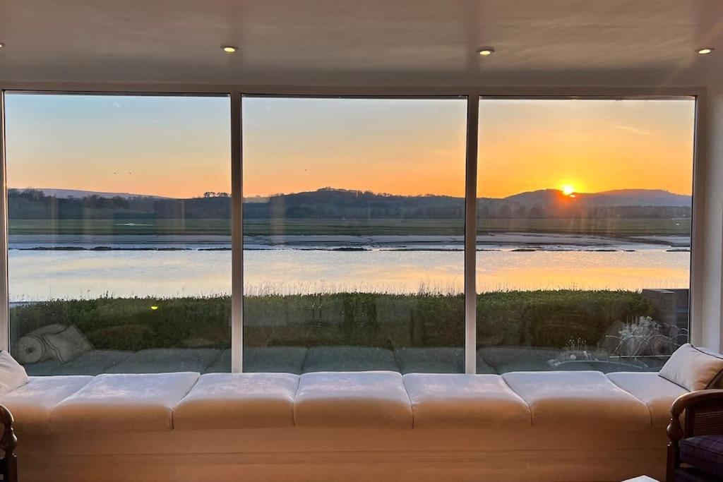 Shorepark - Waterfront Cottage With Stunning Views Dumfries Esterno foto