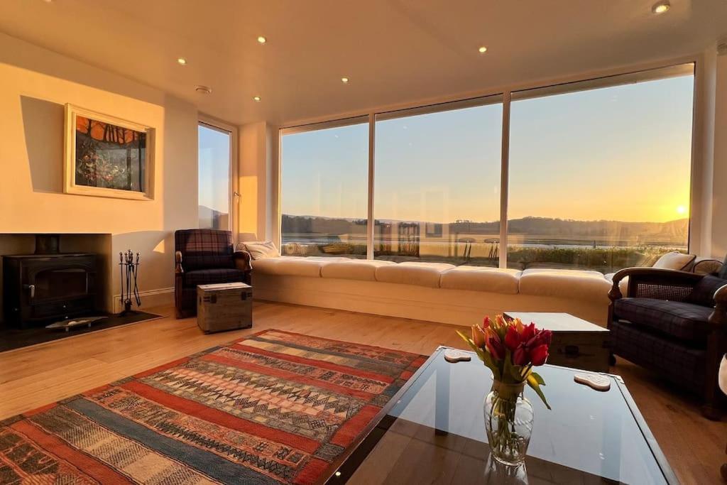 Shorepark - Waterfront Cottage With Stunning Views Dumfries Esterno foto