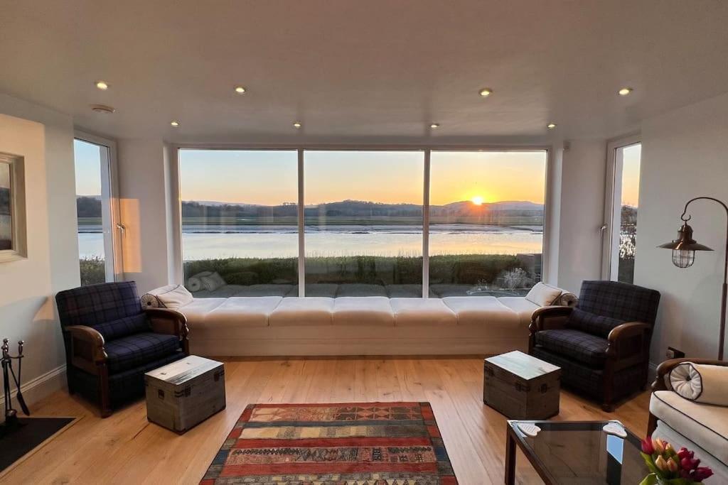Shorepark - Waterfront Cottage With Stunning Views Dumfries Esterno foto