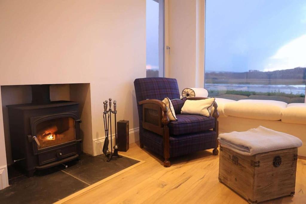Shorepark - Waterfront Cottage With Stunning Views Dumfries Esterno foto