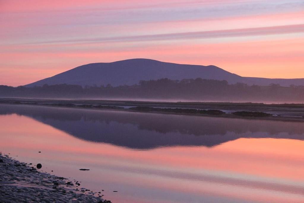 Shorepark - Waterfront Cottage With Stunning Views Dumfries Esterno foto
